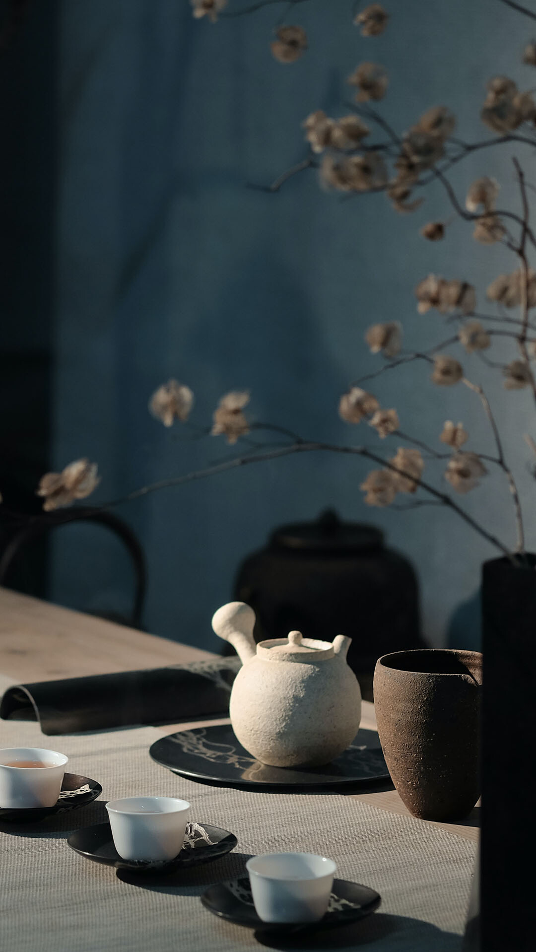 Asiatisches Flair für Zuhause mit dem Wohntrend Nĭ hăo Asiatisch eingedeckter Esstisch